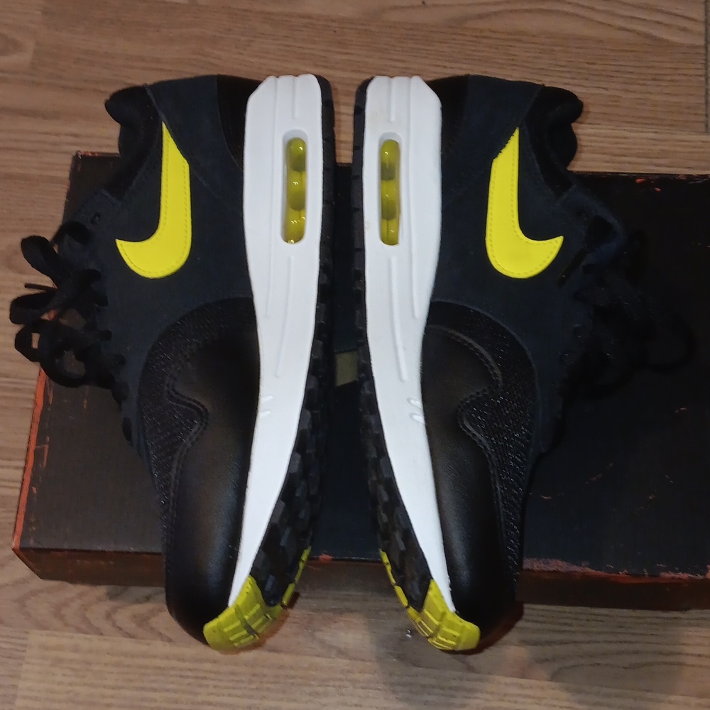 BLACK & YELLOW AIR MAX 1 BATMAN - Picture 6 of 7